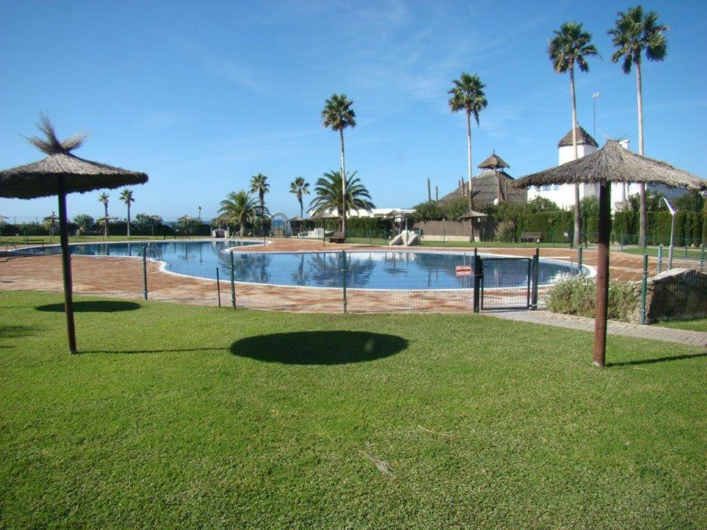 Ref. 72 Apartamento En Bahia Plata Zahara de los Atunes Luaran gambar