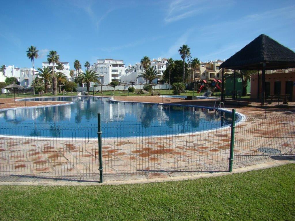 Ref. 72 Apartamento En Bahia Plata Zahara de los Atunes Luaran gambar